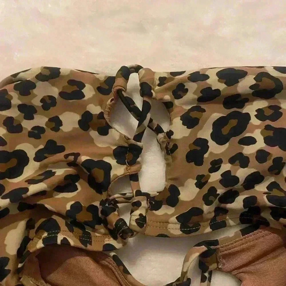 Time & Tru women’s two piece leopard print bathing suit. - Picture 3 of 9